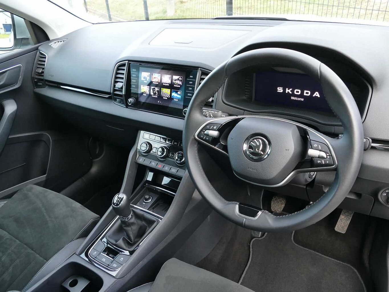 SKODA Karoq SUV 1.0 TSI (116ps) SE L