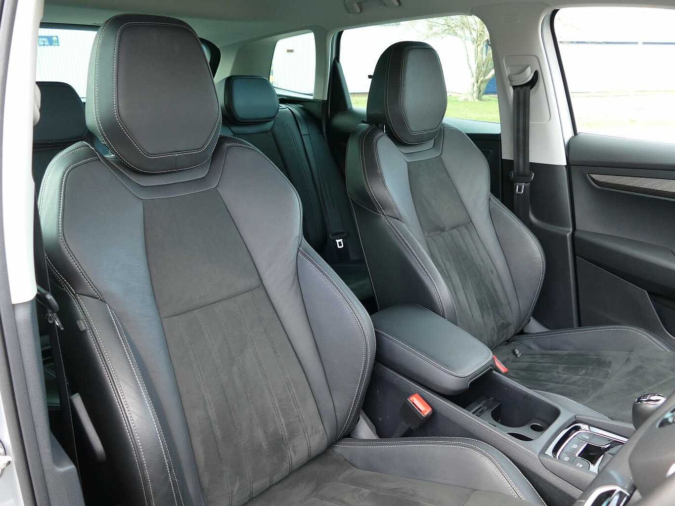 SKODA Karoq SUV 1.0 TSI (116ps) SE L