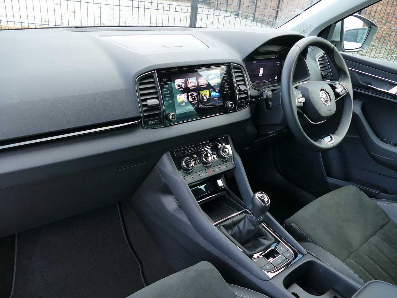 SKODA Karoq SUV 1.0 TSI (116ps) SE L