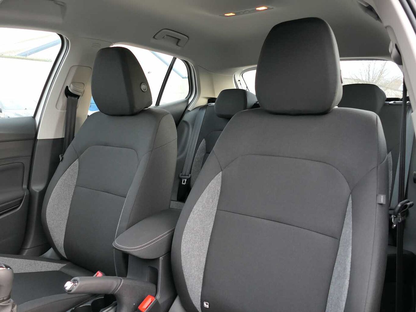 SKODA Fabia 1.0 MPI (80ps) SE Comfort 5-Dr Hatchback